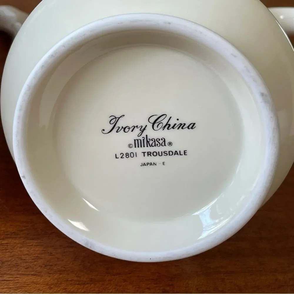 Mikasa Trousdale L2801 Ivory China Pitcher Cream Coffee & Tea Set Ivory and Gold